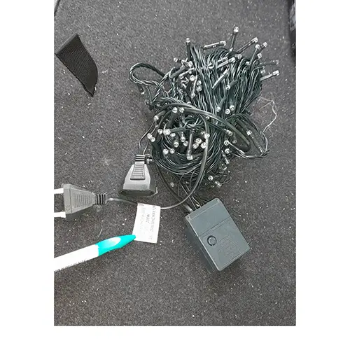 Foto do aviso oficial: Lampki choinkowe led Corrente de iluminação — risco: Choque elétrico (SR/03134/25)