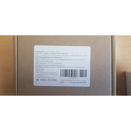 Foto aus der offiziellen Meldung: HONGYEE Adapter Fast Charge 3.0 USB-Ladegerät — Risiko: Elektrischer Schlag & Feuer