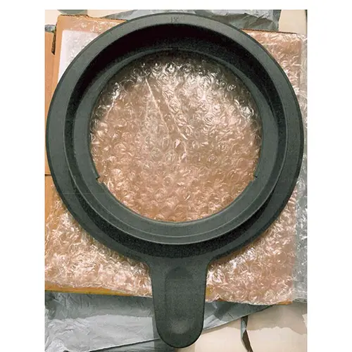 Photo from the official notice: Mixing-bowl lid — cuts risk