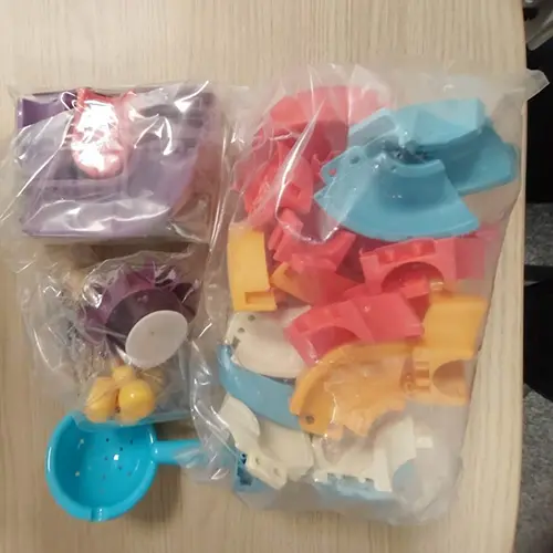 Photo from the official notice: Sedola Slidewaytoys 48 pcs bath toy — choking risk