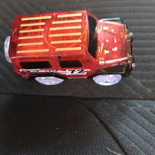 Foto do aviso oficial: Hračka magical tracks Carro de brinquedo com pista — risco: Ambiente