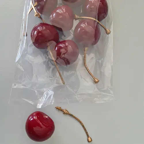Photo de l’avis officiel: Kirschen mit Stiel Cerises décoratives — risque: Étouffement