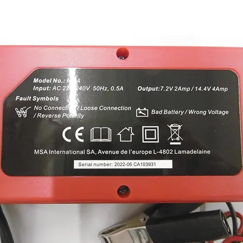 Photo de l’avis officiel: ABSAAR Fully automatic battery charger Chargeur de batterie — risque: Risque chimique