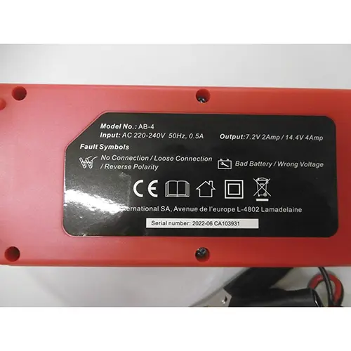 Photo de l’avis officiel: ABSAAR Fully automatic battery charger Chargeur de batterie — risque: Risque chimique