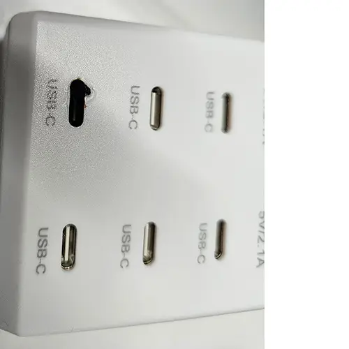 Photo de l’avis officiel: sccvee USB Charger Chargeur USB — risque: Choc électrique