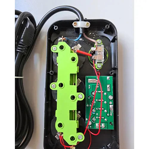 Foto do aviso oficial: MEILEPAI SOCKET Chumbo da extensão — risco: Choque elétrico