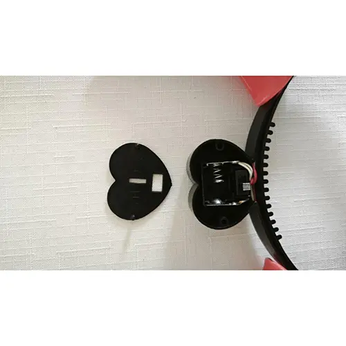 Photo de l’avis officiel: Children's toy - battery-operated headband Bandeau de jouet — risque: Risque chimique