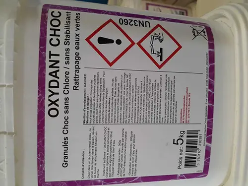 Foto aus der offiziellen Meldung: Age de l'eau Oxygène actif, oxydant choc Pool-Wasseraufbereitung — Risiko: Chemikalie