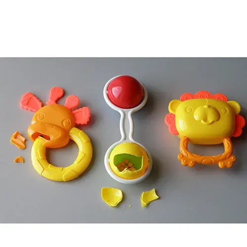 Foto aus der offiziellen Meldung: Abababy ABABABY Spielzeug Rassel — Risiko: Ersticken