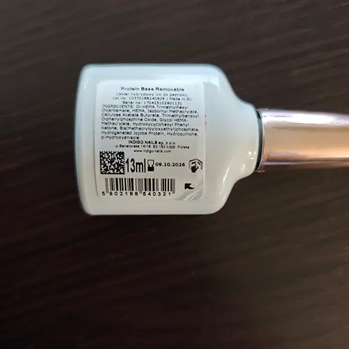 Foto aus der offiziellen Meldung: Indigo Professional Protein Base Removable Gel-Nagellack — Risiko: Chemikalie