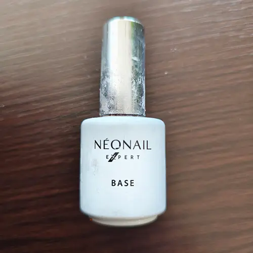 Photo de l’avis officiel: NeoNail Expert UV Gel Polish Base Gel vernis à ongles — risque: Risque chimique