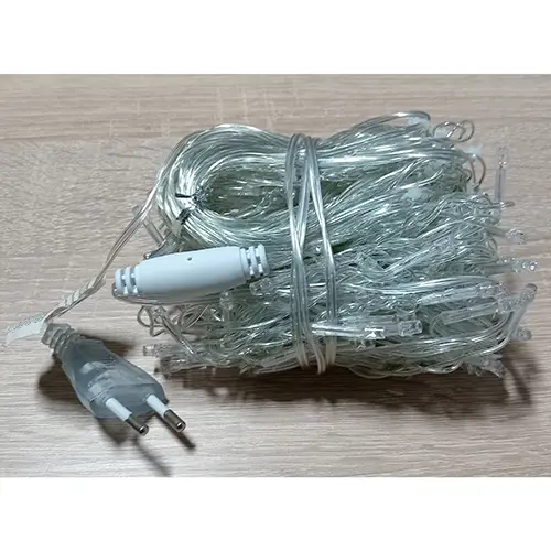 Photo de l’avis officiel: Karácsonyi jégcsap égősor Chaîne d'éclairage — risque: Choc électrique (SR/04033/25)