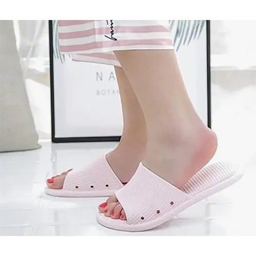 Foto aus der offiziellen Meldung: AYYDMY Chaussures de bain confortables,chaussons antidérapants à séchage rapide pour hommes et femme Hausschuh — Risiko: Chemikalie