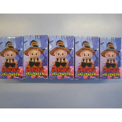 Foto dell’avviso ufficiale: Labubu Halloween - Cartoon doll blind box Giocattolo morbido — rischio: Rischio chimico