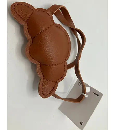 Photo de l’avis officiel: Mobello Mobile charm croissant Porte-clés — risque: Risque chimique