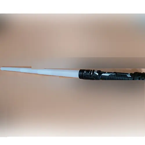 Foto dell’avviso ufficiale: Jouet lumineux 2-en-1 léger avec épée LED en rouge et bleu Spada giocattolo — rischio: Rischio chimico & Ostruzione delle vie aeree