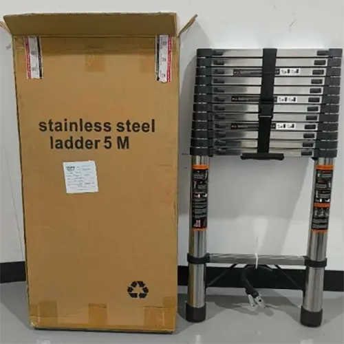 Foto aus der offiziellen Meldung: Stainless Steel 4.4M and 5M Telescopic Ladder Teleskopleiter — Risiko: Verletzungen