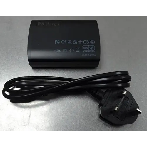 Foto uit de officiële melding: Intelligent 6-Port USB Charger with 5V 12A USB USB-oplader — risico: Brand