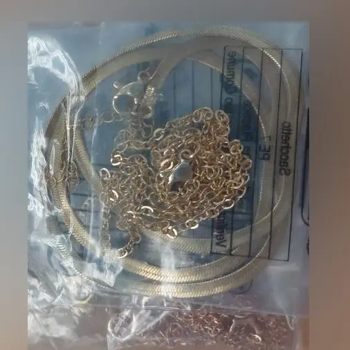 Foto dell’avviso ufficiale: Collier chaine os de serpent pour femmes Set di collane — rischio: Rischio chimico