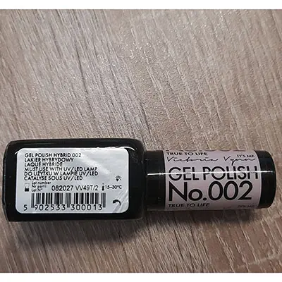 Foto do aviso oficial: VICTORIA VYNN TM Salon Gel Polish Color Verniz para unhas em gel — risco: Químico (SR/04530/25)