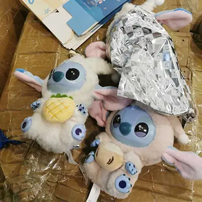 Foto aus der offiziellen Meldung: Disney Miniso Stitch - Disney Collection - Boite Surprise - Jouet Peluche Schlüsselanhänger mit weichem Spielz — Risiko: Chemikalie & Ersticken
