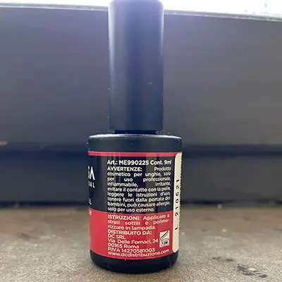Foto aus der offiziellen Meldung: Melissa professional Smalto gel - gel polish Gel-Nagellack — Risiko: Chemikalie