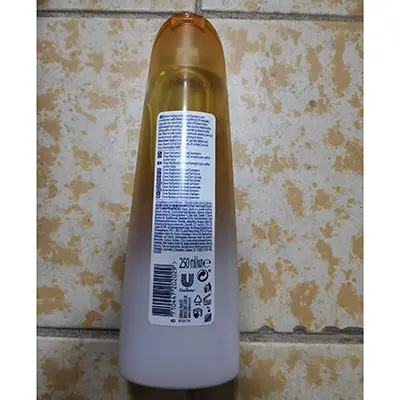 Photo de l’avis officiel: Dove NUTRITIVE SOLUTIONS Radiance Revival FOR VERY DRY, FRAGILE HAIR Shampooing — risque: Risque chimique