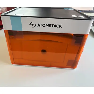 Foto uit de officiële melding: Atomstack P1 5000mW Laser Cutter Lasergraveermachine — risico: Aantasting van het gezichtsvermogen
