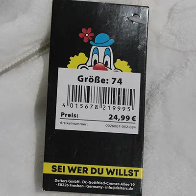 Foto aus der offiziellen Meldung: Fancy-Kostüm — Risiko: Ersticken