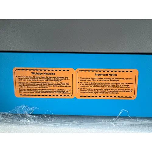Foto uit de officiële melding: Omtech 40W Desktop Laser Graviermaschine &amp; Cutter De machine van de lasergravure — risico: Aantasting van het gezichtsvermogen