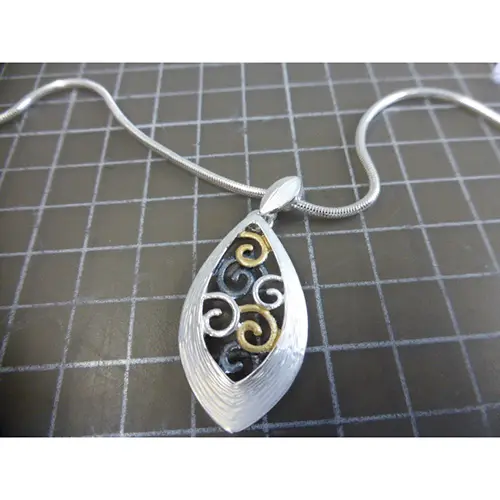 Photo de l’avis officiel: snake chain necklace with silver plating Collier — risque: Risque chimique