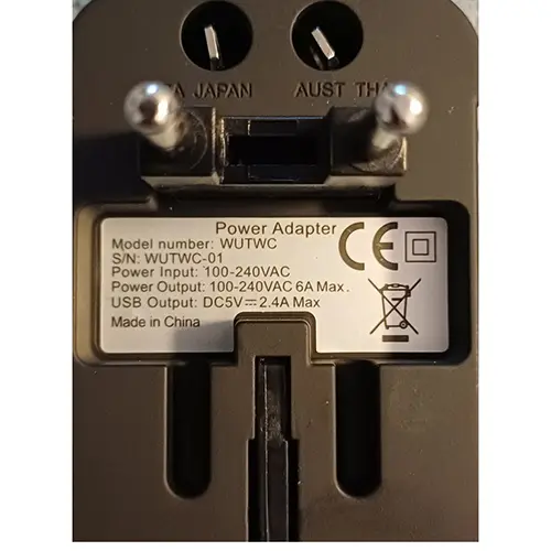 Foto aus der offiziellen Meldung: Wozinsky Reiseadapter — Risiko: Elektrischer Schlag