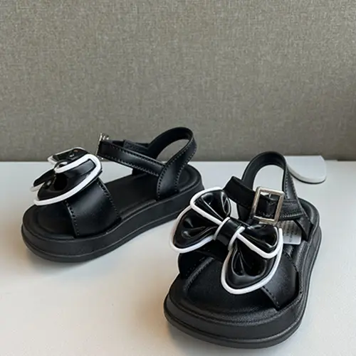 Foto dell’avviso ufficiale: Sandal with a bow Sandali per bambini — rischio: Rischio chimico