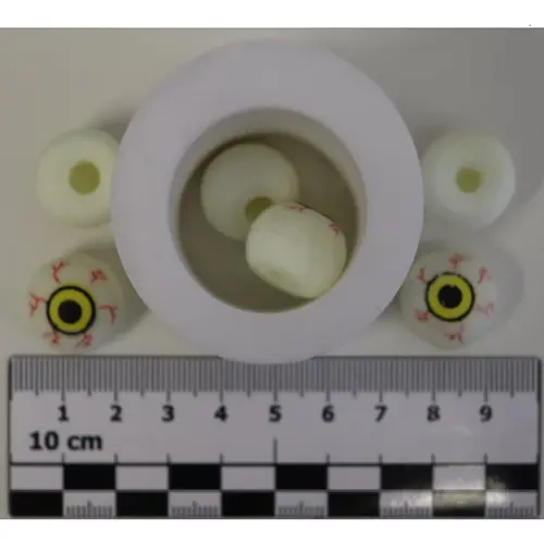 Foto dell’avviso ufficiale: Mehlbällchen mit G..."grün" Giocattolo di plastica — rischio: Ostruzione delle vie aeree