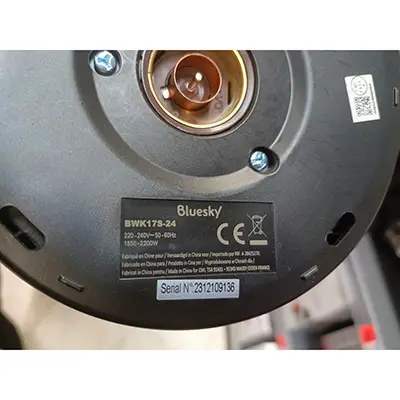 Foto do aviso oficial: Bluesky Bouilloire inox Chaleira elétrica — risco: Choque elétrico