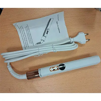 Foto dell’avviso ufficiale: *UKLISS* Straight comb- A comb with multivariant style Piastra per capelli / curling iron — rischio: Ustioni & Scossa elettrica