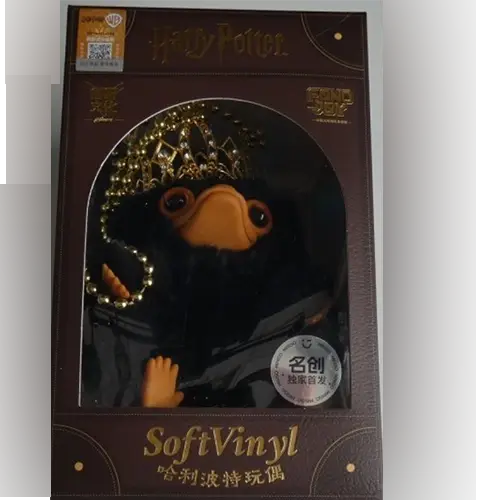 Photo from the official notice: Hasbro Véritable poupée en peluche Niffler de la série Fantastic Beasts de Harry Potter, figurine en soft toy — choking & injuries risk