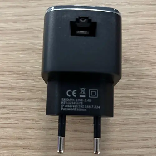 Foto aus der offiziellen Meldung: ALLTEQ 300M WIFI AP/REPEATER WLAN-Repeater — Risiko: Elektrischer Schlag