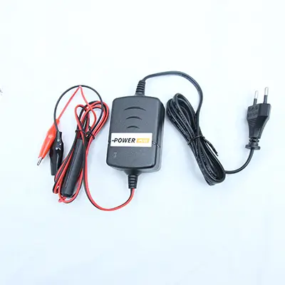 Foto aus der offiziellen Meldung: POWER PLUS Batterieladegerät — Risiko: Elektrischer Schlag