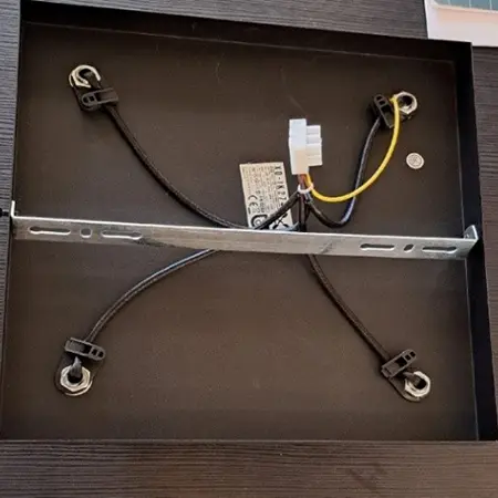 Foto uit de officiële melding: XUDO Wall Lamp GU10 LED X4 Square — risico: Elektrische schok