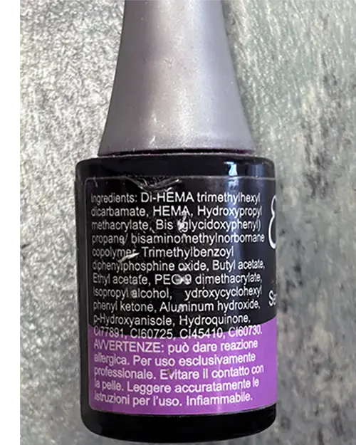 Foto uit de officiële melding: Estrosa Smalto Jacaranda Gel nagellak — risico: Chemische risico's