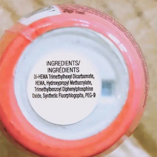 Photo de l’avis officiel: OPI Gel Color - Suzi is my avatar Gel vernis à ongles — risque: Risque chimique