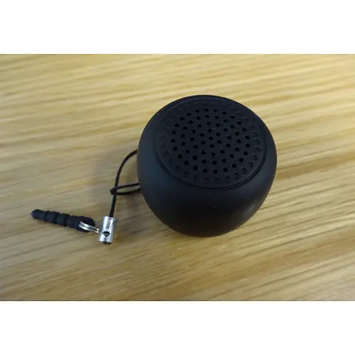 Foto uit de officiële melding: Innovagoods Miund Mini Bluetooth Speaker Draadloze luidspreker — risico: Chemische risico's & Milieu