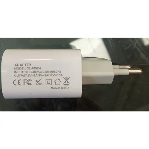 Photo de l’avis officiel: Chargeur USB — risque: Choc électrique (SR/01493/26)