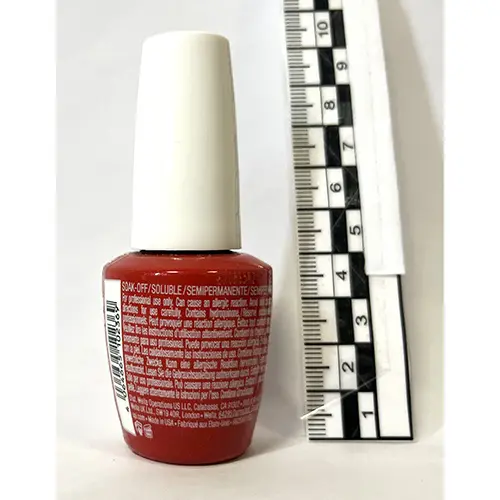 Foto uit de officiële melding: OPI Gel Color - Left Your Texts On Red Gel nagellak — risico: Chemische risico's