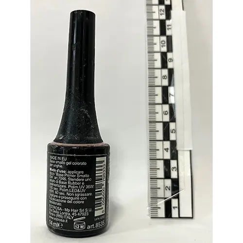 Photo de l’avis officiel: Estrosa Base Rubber Gel vernis à ongles — risque: Risque chimique (SR/01616/26)
