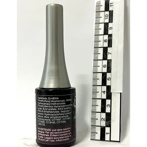Foto uit de officiële melding: Estrosa Emotion Metallic Gel nagellak — risico: Chemische risico's