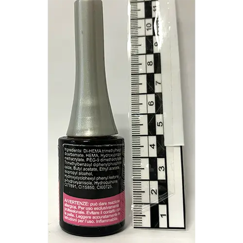 Photo de l’avis officiel: Estrosa Hardy Pink Gel vernis à ongles — risque: Risque chimique