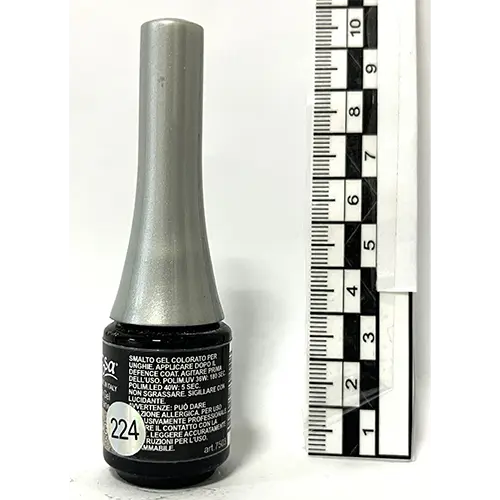 Photo de l’avis officiel: Estrosa Starlight Gel vernis à ongles — risque: Risque chimique