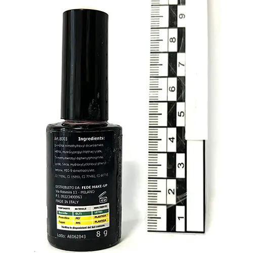 Foto uit de officiële melding: Jenessa 3 Gel nagellak — risico: Chemische risico's (SR/01598/26)